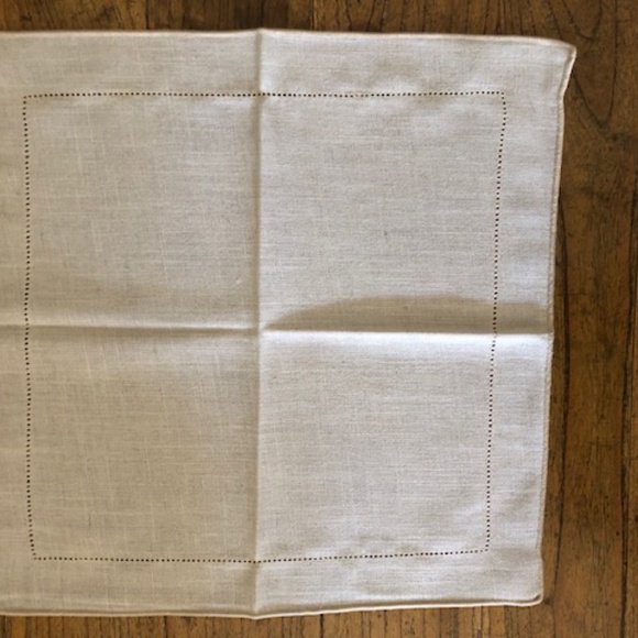 The Vera Collection Fabric Napkins - Set of 4 - Picture 4 of 4